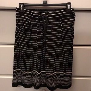 Cute skirt! Bl/wh stripe